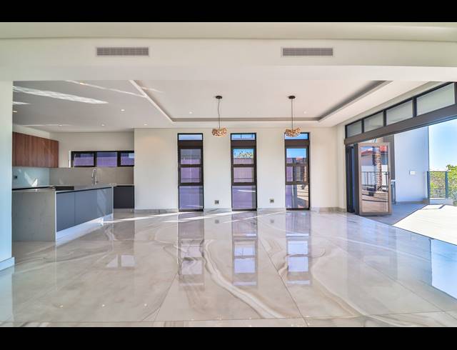 6 BEDROOM HOUSE FOR SALE IN IZINGA